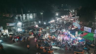 "বরিশাল চৌমাথায় হকারদের দখলে রাস্তায় ভয়াবহ যানজট, জনসাধারণের দুর্ভোগ চরমে!"