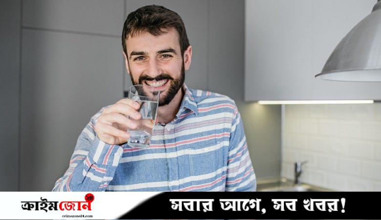 পানি পানের সময় গোঁফ লাগলে তা কি হারাম?