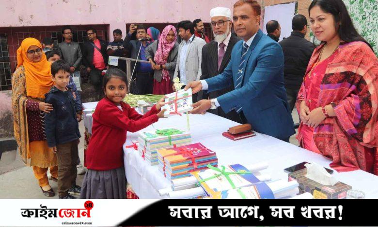 উৎসব ছাড়াই বরিশালে আংশিক বই বিতরণ