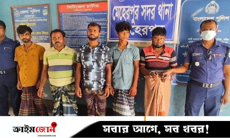 লুণ্ঠিত মালামালসহ মেহেরপুরে ৫ ডাকাত সদস্য গ্রেপ্তার