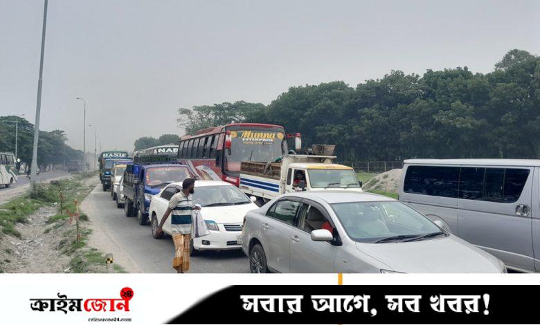 যমুনা সেতুতে ১৫ গাড়ি বিকল, দীর্ঘ যানজট