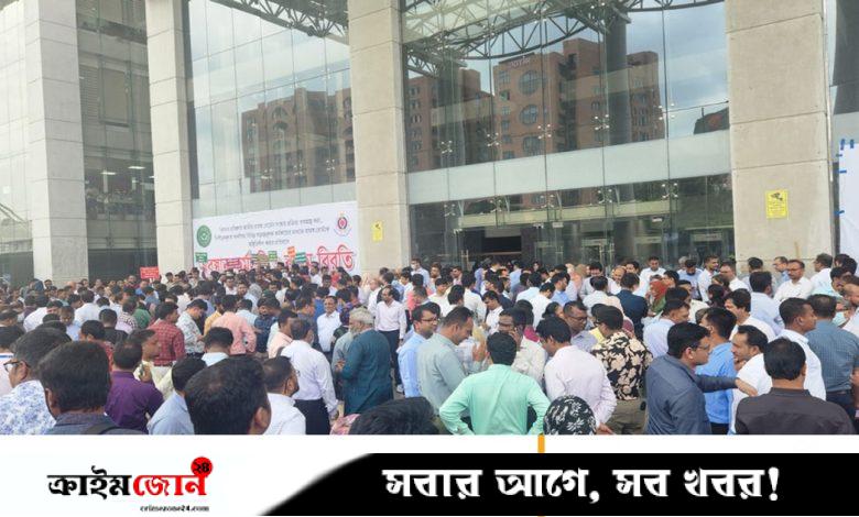 ২৮ জুন থেকে কমপ্লিট শাটডাউনের হুঁশিয়ারি এনবিআর কর্মচারীদের