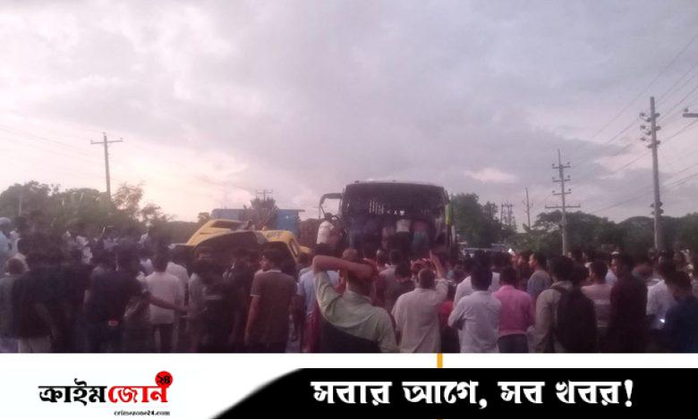 ত্রিশালে বাস-ট্রাক সংঘর্ষে নিহত ১