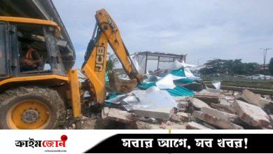 রেলের জমিতে অস্থায়ী মণ্ডপ, ‘উচ্ছেদ’ প্রসঙ্গে যা বললেন উপদেষ্টা
