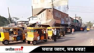 ভাড়া বললে গালি, প্রতিবাদে মার! বরিশালে যাত্রা মানেই ঝুঁকি