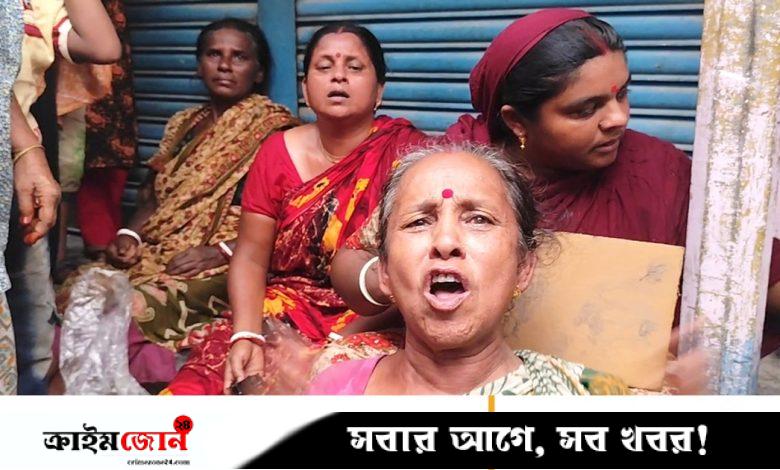 লাশ নিয়ে দোকানের সামনে ক্ষিপ্ত স্বজনদের অবস্থান, পালালেন দোকানদার