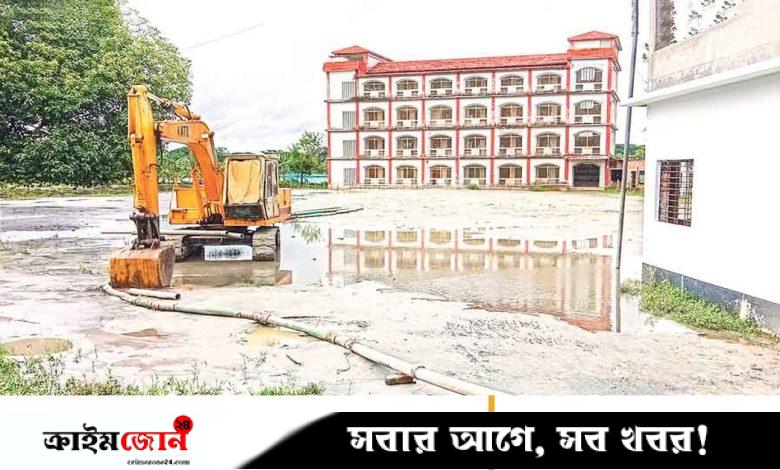 প্রশাসনের তত্ত্বাবধানে নদীর বালুতে কলেজের মাঠ ভরাট