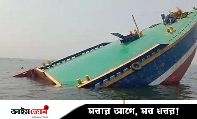 ঝড়ের কবলে পড়ে মেঘনা নদীতে ৬ বাল্কহেড ডুবি