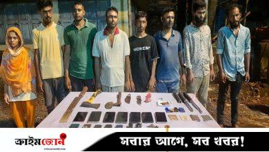 বাগেরহাটে সেনাবাহিনীর অভিযানে অস্ত্র, মাদকসহ আটক ৮