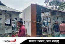 জিনিসপত্র নিয়ে এলাকা ছাড়ছেন অনেকে
