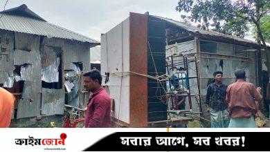 জিনিসপত্র নিয়ে এলাকা ছাড়ছেন অনেকে