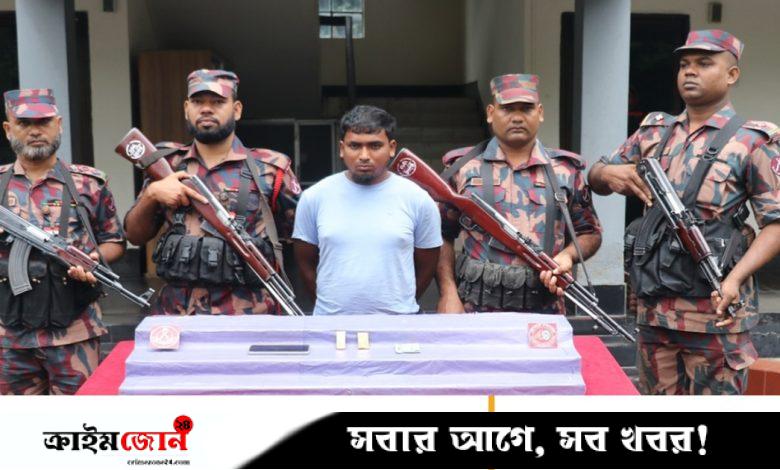 যশোরে সোনার ২ বারসহ চোরাকারবারি আটক