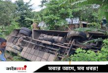 আমতলীতে বাস নিয়ন্ত্রণ হারিয়ে খাদে, আহত ১৫