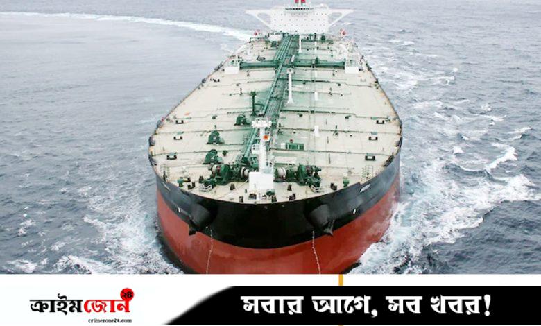 ২৫% শুল্কের পর এবার ভারতের ওপর মার্কিন নিষেধাজ্ঞার খড়্গ