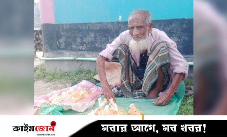 দাঁড়ানোও কষ্টকর, তবু টেনে যাচ্ছেন সংসার