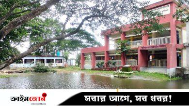 বিদ্যালয়ের মাঠে জলাবদ্ধতা, চরম দুর্ভোগে শিক্ষক-শিক্ষার্থীরা