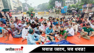 জুলাই সনদ বাস্তবায়নের দাবিতে শাহবাগে এখনো ‘জুলাই যোদ্ধারা’