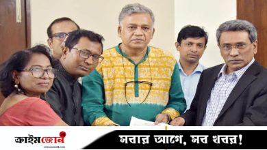 ঐকমত্য কমিশনের কাছে সুজনের তৈরি ‘জাতীয় সনদ’ হস্তান্তর
