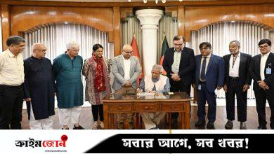 জুলাই গণ-অভ্যুত্থান দিবস উপলক্ষে স্মারক ডাকটিকিট অবমুক্ত করলেন প্রধান উপদেষ্টা