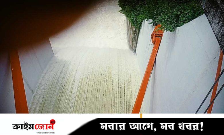 কাপ্তাই হ্রদে পানি বাড়ছে, ১৬টি জলকপাট ১৮ ইঞ্চি করে খুলে দেওয়া হয়েছে