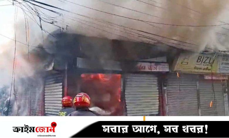 মাধবদীতে সোনার বাংলা সমবায় মার্কেটে আগুনে পুড়ল ৭ দোকান