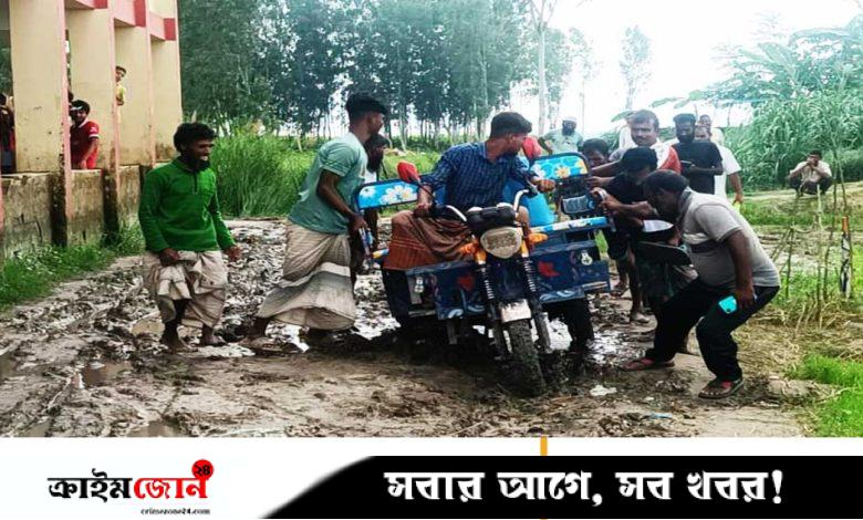তিন কিলোমিটার কাঁচা রাস্তা, দুর্ভোগে ১২ গ্রামের মানুষ