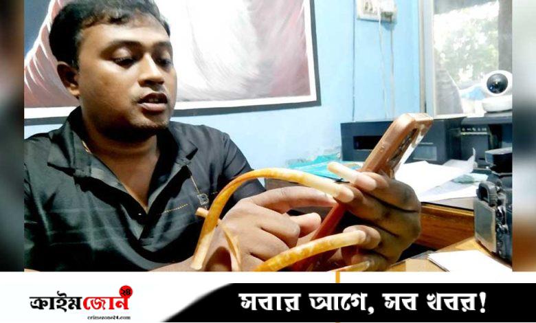 ৩৩ বছর নখ কাটেন না ফুলবাড়ীর অরুন