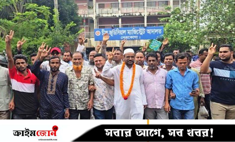 নেত্রকোনায় আদালতের রায়ে ৪ বছর পর ইউপি চেয়ারম্যান হলেন তাহের