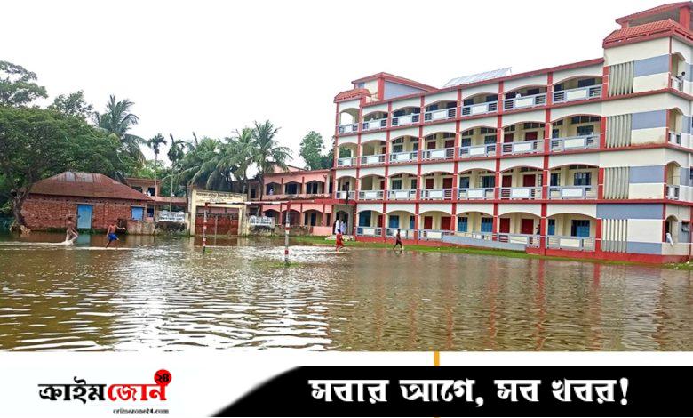 ব্রাহ্মণপাড়ায় বিদ্যালয়ের মাঠে হাঁটুপানি, বাধাগ্রস্ত স্বাভাবিক কার্যক্রম