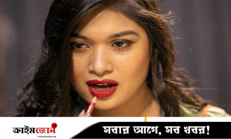 রোজ লিপস্টিক ব্যবহারে ঠোঁট কালচে হয়ে যাচ্ছে? যেভাবে ঠোঁটের যত্ন নিলে ফিরবে হারানো সৌন্দর্য