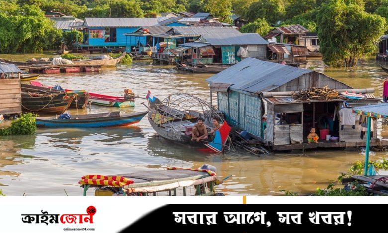 পানির বুকেই তাদের জীবন-মরণ! দেখতে আসেন হাজারো পর্যটক