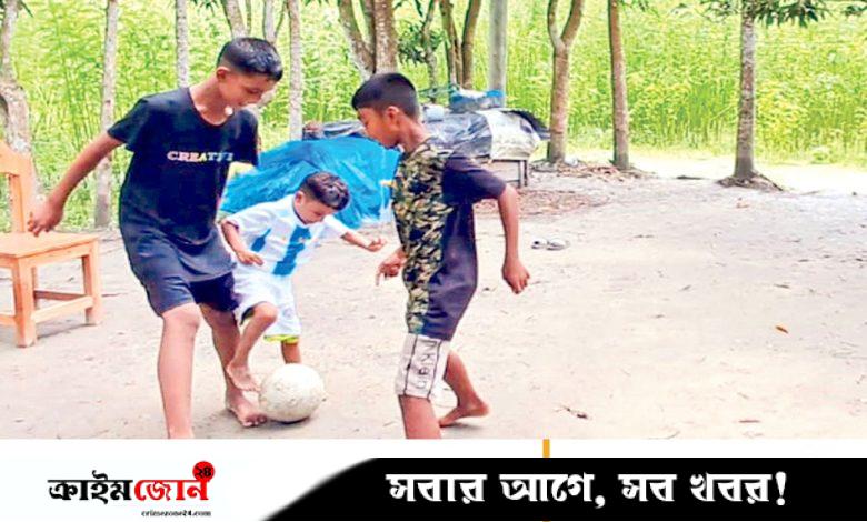 চাঁদপুরের বিস্ময়বালক হতে চায় মেসি