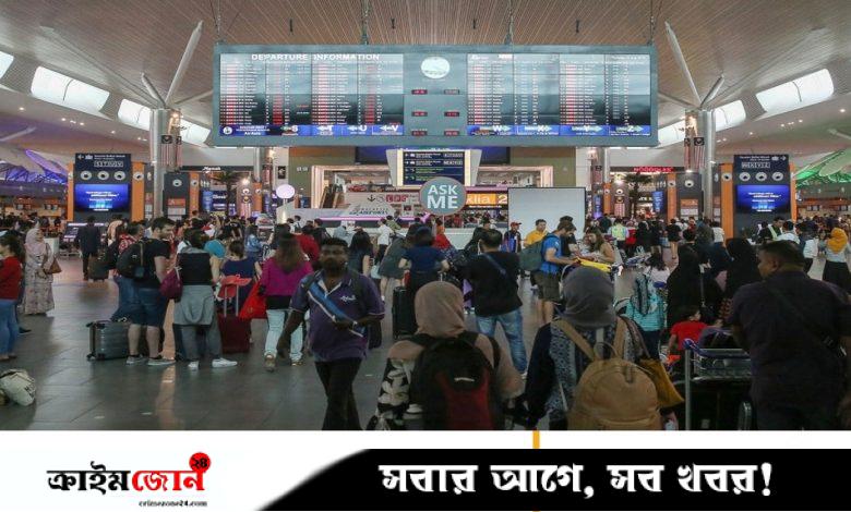 মালয়েশিয়ায় ৫৪ লাখ টাকার সোনা ও স্মার্টফোনসহ ৪ বাংলাদেশি আটক