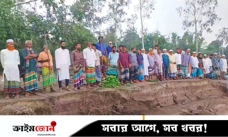 যমুনায় অবৈধভাবে বালু উত্তোলনের প্রতিবাদ এলাকাবাসীর