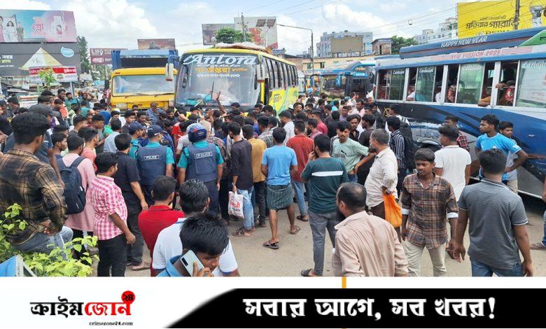 বরিশালে ছাত্র-জনতার পাল্টা অবরোধ বাসশ্রমিকদের