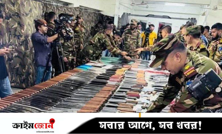 নিউমার্কেটে থেকে ১১০০ ধারালো অস্ত্র উদ্ধার