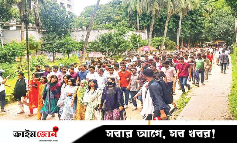 ঢাবির সিদ্ধান্তে বাড়ল উত্তাপ