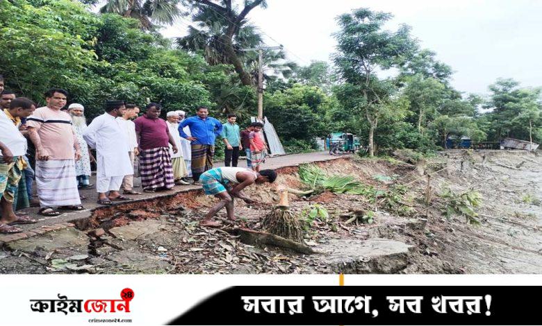 নদীগর্ভে বিলীন হচ্ছে কারামতিয়া কাজীরহাট সড়ক