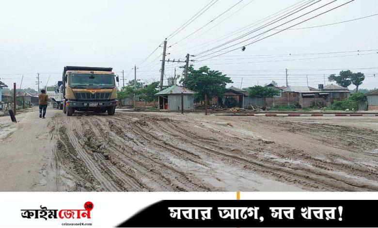 বেহাল সড়কে সীমাহীন দুর্ভোগ