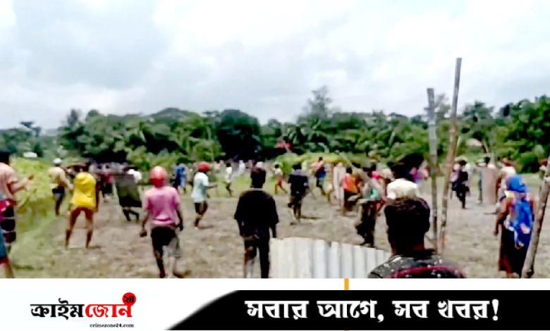 কাদা ছিটানো নিয়ে দুই পক্ষের সংঘর্ষ, আহত ২০
