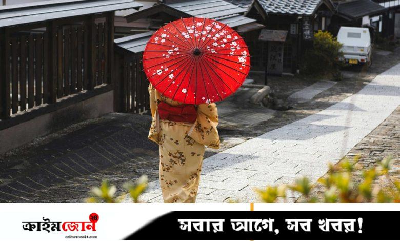 রোদ-বৃষ্টি ছাড়াও জাপানের মানুষ কেন ছাতা ব্যবহার করে, কারণ জেনে নিন