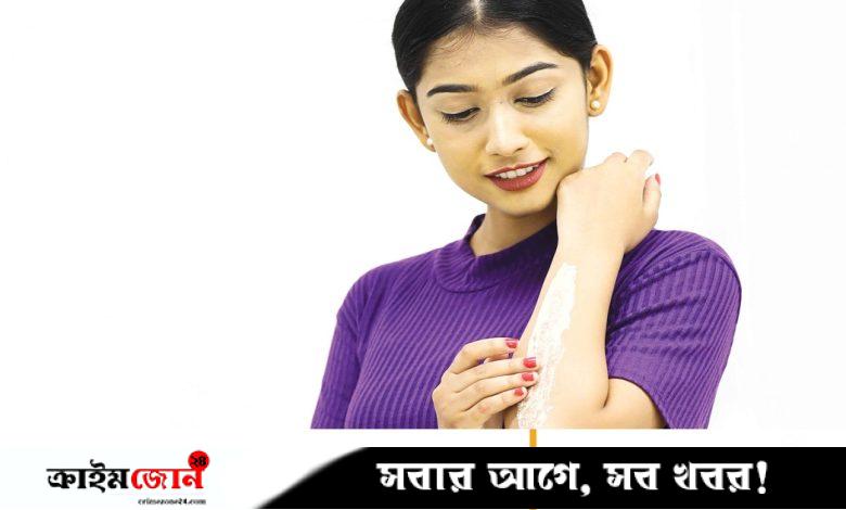 রোদে পুড়ে হাতের ত্বক কালো হয়ে যাচ্ছে? রং ফেরাতে যত্ন নিন এভাবে