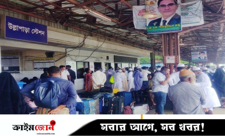 রবীন্দ্র বিশ্ববিদ্যালয়ের শিক্ষার্থীদের রেল অবরোধ, ট্রেনযাত্রীদের ভোগান্তি