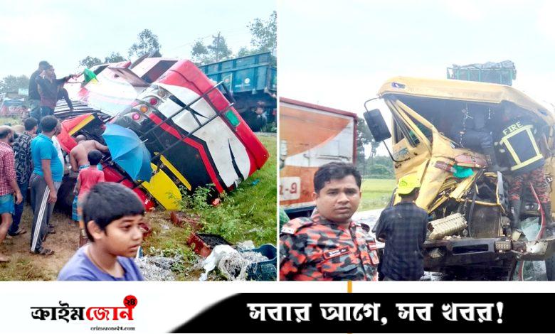 বাস-ট্রাকের সংঘর্ষে আহত ১৫