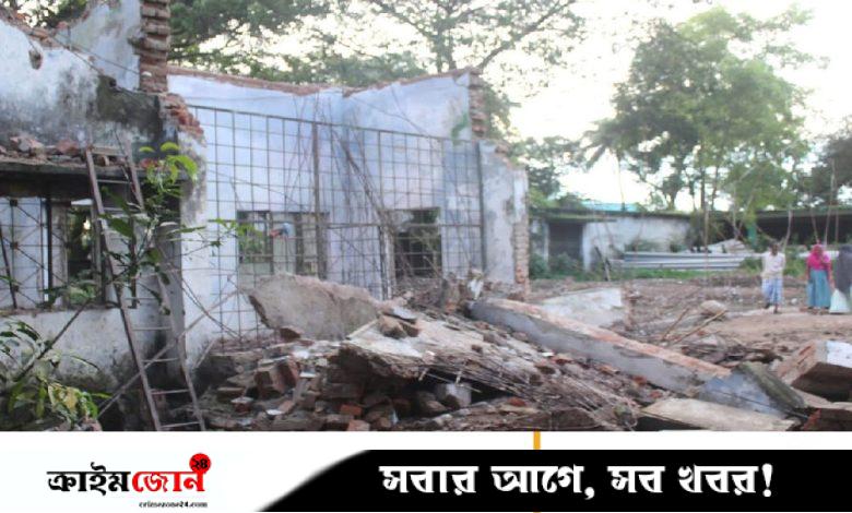 নেত্রকোনায় বিএডিসি ভবনের ছাদ ধসে ৩ শ্রমিকের মৃত্যু