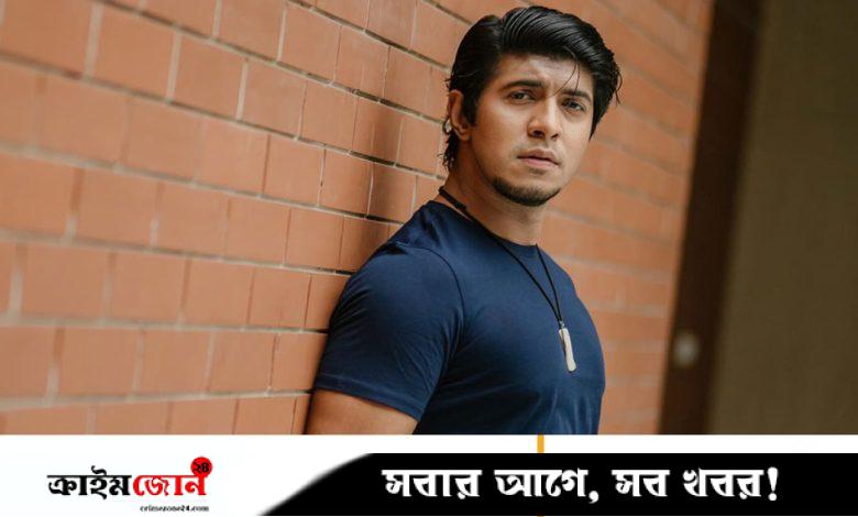 ছয়টি জ্যান্ত সাপের সঙ্গে কবরে শুয়ে শুটিং করলেন তৌসিফ