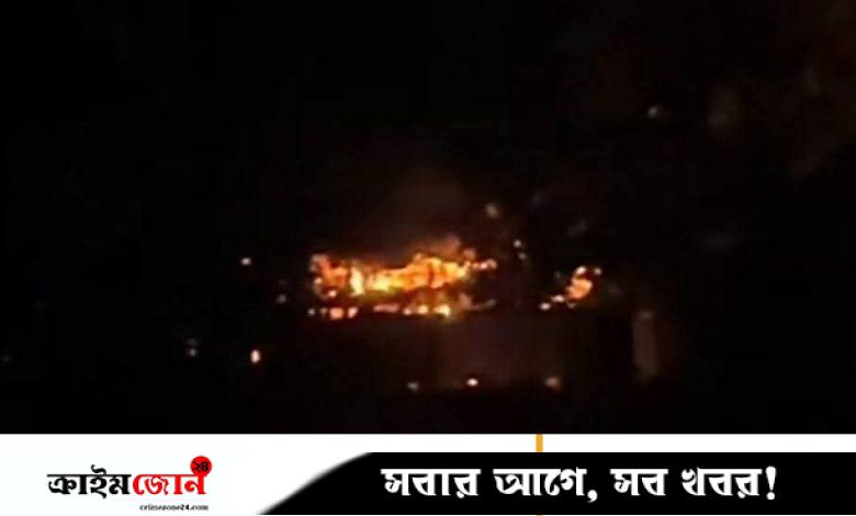 নোয়াখালীর বেগমগঞ্জে যুবলীগ নেতার বাড়িতে আগুন