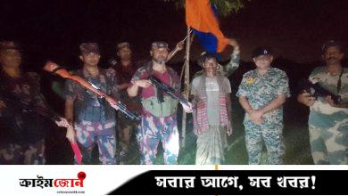 আটক যুবককে বিজিবির কাছে হস্তান্তর বিএসএফের