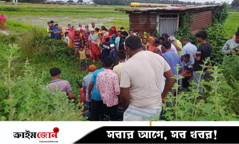 জমিতে উপুড় হয়ে পড়ে ছিল নারীর মরদেহ