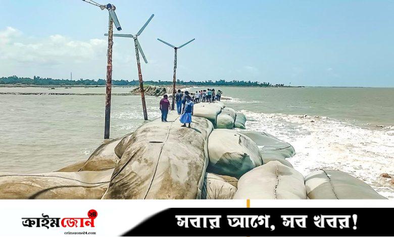 বঙ্গোপসাগরের উত্তাল আবহাওয়া উপকূলের ক্ষয়ক্ষতির আশঙ্কা বাড়াচ্ছে